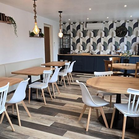 Hotel Le Smile Saint-Vincent-Sterlanges Ngoại thất bức ảnh