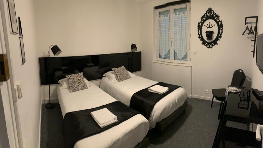 Hotel Le Smile Saint-Vincent-Sterlanges Ngoại thất bức ảnh